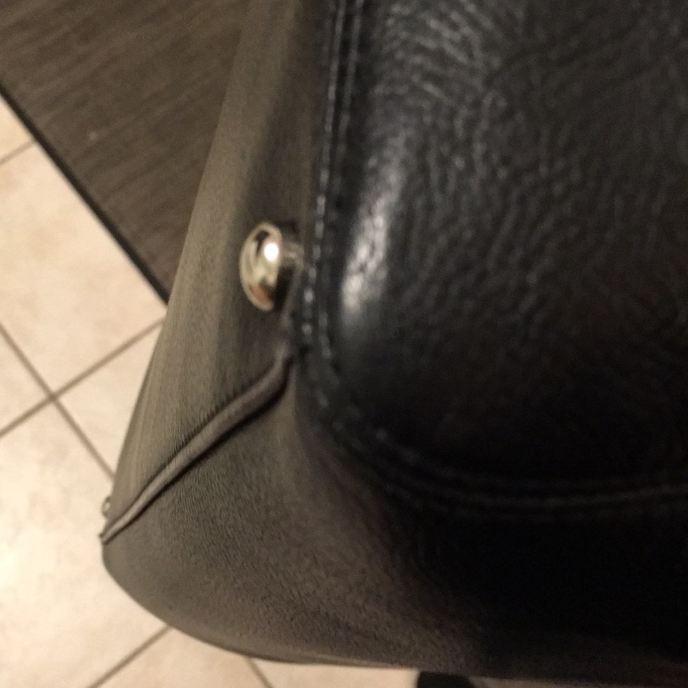 • Chanel Cerf Tote! (Additional Pictures)•